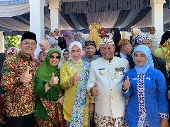 Dilantik di Hari Pendidikan, Hj. Upik Siap Perjuangkan Nasib Guru Majalengka