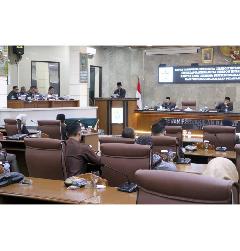 Rapat Paripurna DPRD Sahkan Tiga Perda: BPR Bank Cirebon, LLAJ, dan PP APBD Tahun 2024