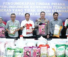 Satgas Pangan Mabes Polri Sita 201 Ton Beras Oplosan