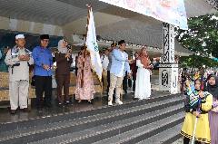 Ny Liswati Wesly Silalahi Lepas Pawai Ta'aruf FASI ke XIII BKPRMI Kota Pematangsiantar