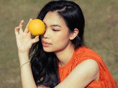 Kalya Islamadina Rayakan Kejujuran Cinta Lewat Orange Sky, Lagu Penutup EP Orange