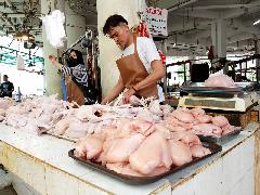 Pedagang Pasar Keluhkan Kenaikan Harga Ayam Potong dan Beras Jelang Nataru