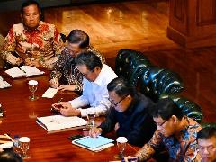 Liburan Akhir Tahun, Prabowo Inginkan Pengurangan Tarif Tol dan Tiket Pesawat 