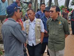 Serahkan Bantuan Hingga Daerah Terisolir, Penrad Siagian Terus Dorong Status Bencana Nasional