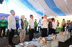 Kota Cirebon, Menko Pangan Pastikan Stok Kebutuhan Pokok Aman Jelang Tahun Baru