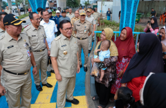 Pramono Anung Dorong Ruang Publik Ramah Lingkungan di Taman Gapura Muka Cakung
