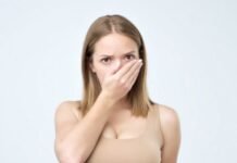 Minder Sama Pasangan? Ini 4 Cara Hilangkan Bau Mulut Saat Pagi Hari