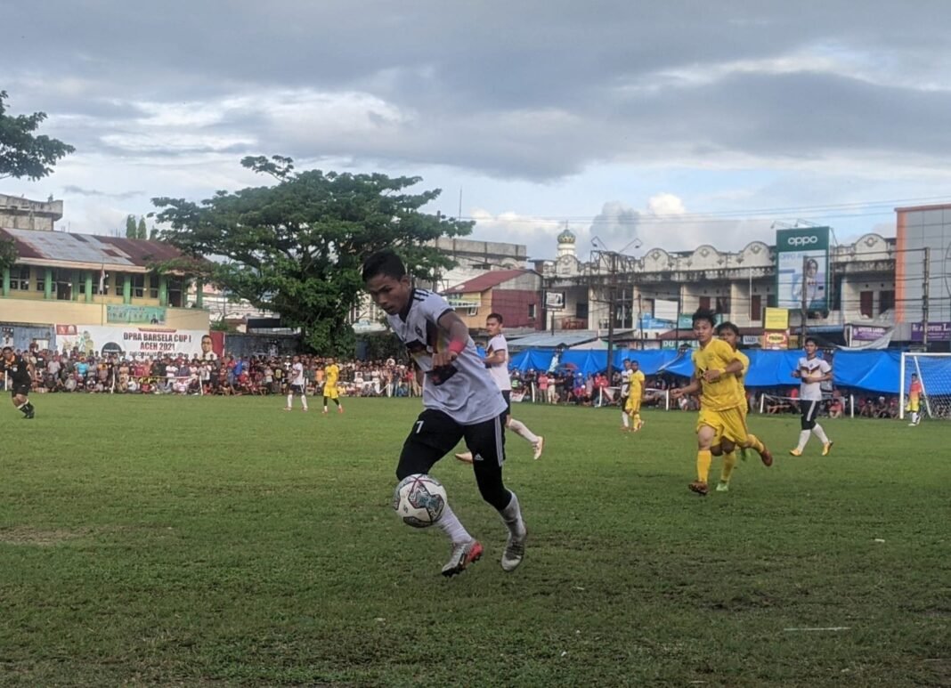 Barsela Cup 1 Abdya: Cetak Tiga Gol, Bom-H Ungguli Ras pada Babak Pertama Barsela Cup 1 Abdya: Cetak Tiga Gol, Bom-H Ungguli Ras pada Babak Pertama