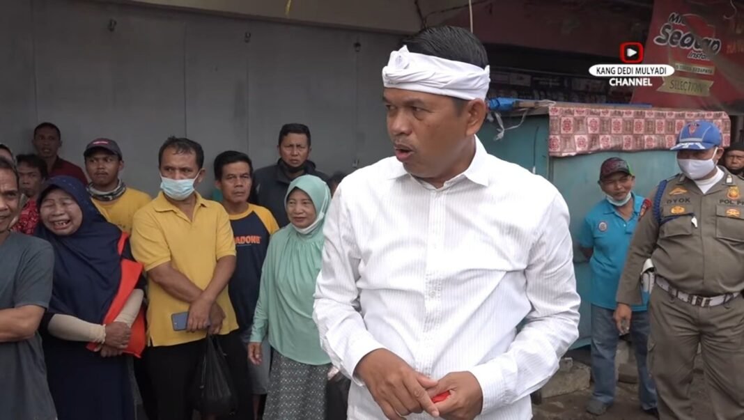 Dedi Mulyadi Naik Pitam Lihat ASN Makan Gaji Buta dan Dapat TKD Dedi Mulyadi Naik Pitam Lihat ASN Makan Gaji Buta dan Dapat TKD