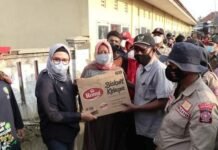 Kunjungi Korban Banjir Rob, Bupati Nina Tawarkan Relokasi, Begini Jawaban Warga