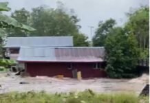 Dua Rumah Hanyut akibat Banjir di Kabupaten Soppeng Sulsel