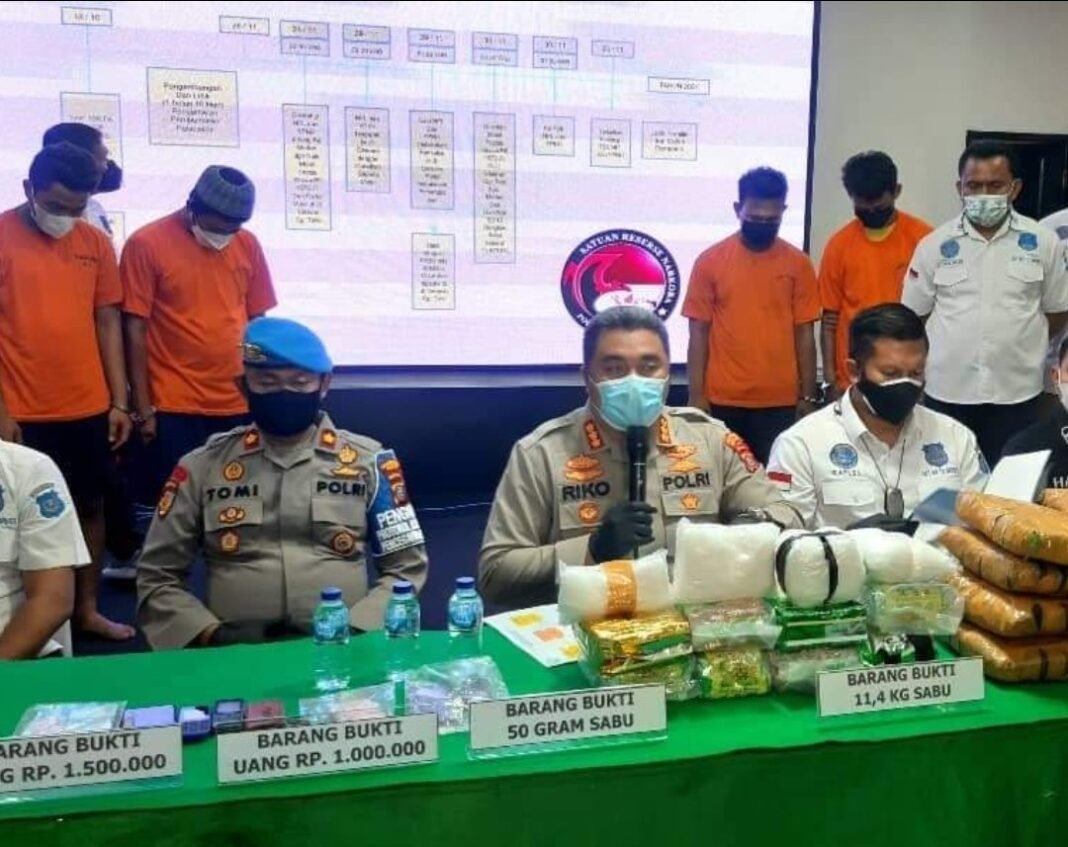 Sebulan Lakukan Penyelidikan, Polrestabes Medan Akhirnya Tangkap Bandar 11 Kg Sabu Sebulan Lakukan Penyelidikan, Polrestabes Medan Akhirnya Tangkap Bandar 11 Kg Sabu