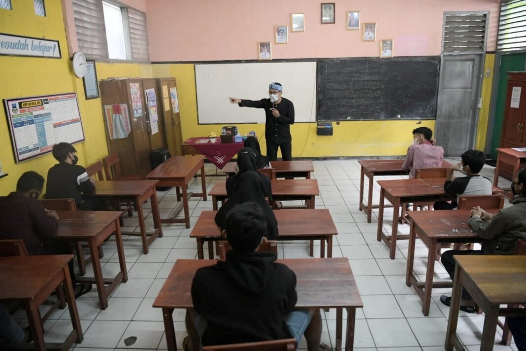 20 Remaja Terpapar Paham NII di Garut Dapat Pembinaan dari Gubernur Jawa Barat 20 Remaja Terpapar Paham NII di Garut Dapat Pembinaan dari Gubernur Jawa Barat