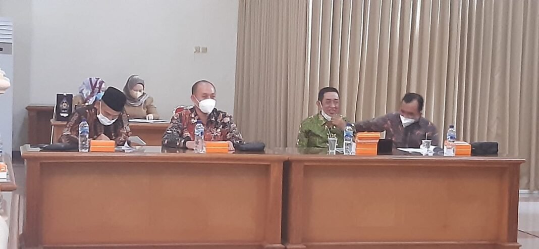 Pemkab Cirebon Minta Kemenparekraf RI Bantu Kembangkan Sektor Ekonomi Kreatif Pemkab Cirebon Minta Kemenparekraf RI Bantu Kembangkan Sektor Ekonomi Kreatif