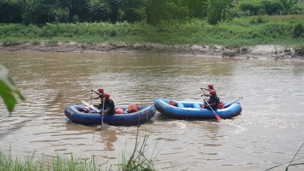 Susur Sungai Citarum, Satgas Temukan Masih Ada Tumpukan Sampah Susur Sungai Citarum, Satgas Temukan Masih Ada Tumpukan Sampah