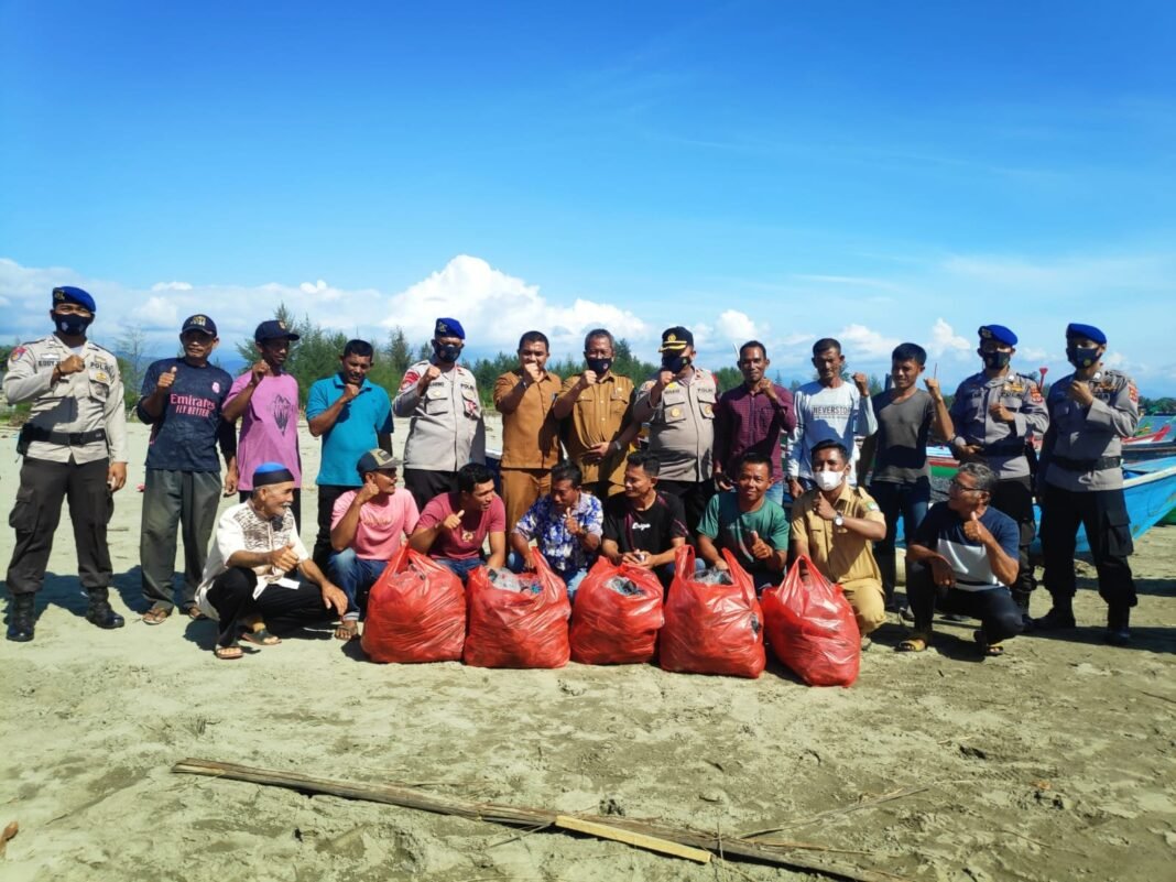 144 Nelayan Abdya Terima Bantuan Jaring Insang 144 Nelayan Abdya Terima Bantuan Jaring Insang