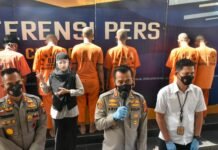 Rampas Tas Emak-emak, Dua Pelaku Dibekuk Anggota Satreskrim Polresta Cirebon