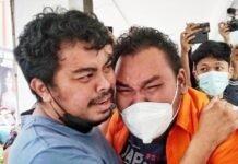 Tangis Ananta Rispo Pecah Saat Jenguk Fico Fachriza | Opsi.id