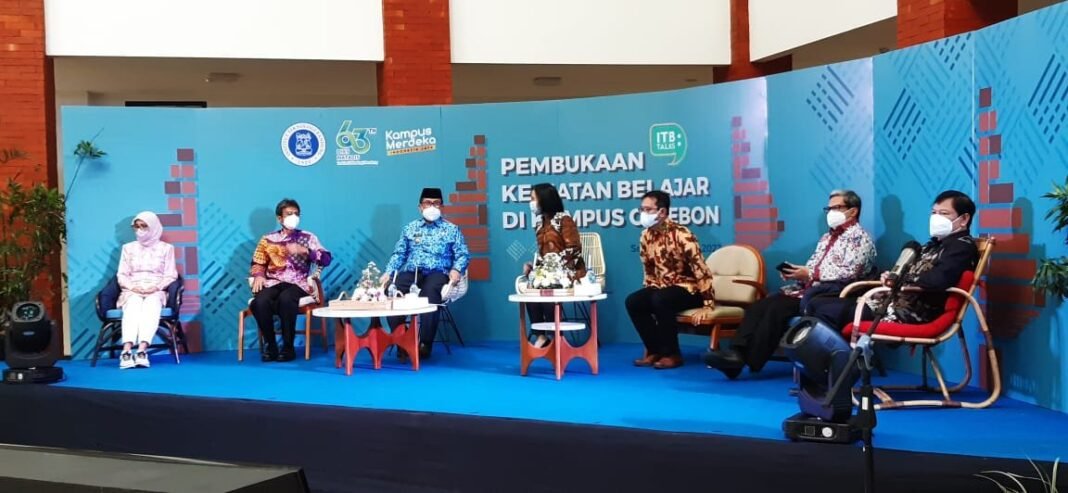 ITB Diminta Berkontribusi untuk Kemajuan Kabupaten Cirebon ITB Diminta Berkontribusi untuk Kemajuan Kabupaten Cirebon