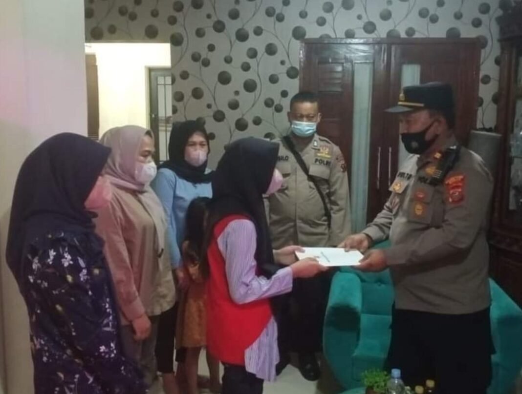 Dihina Gurunya, Siswi SMP di Medan Didatangi Polisi Dihina Gurunya, Siswi SMP di Medan Didatangi Polisi