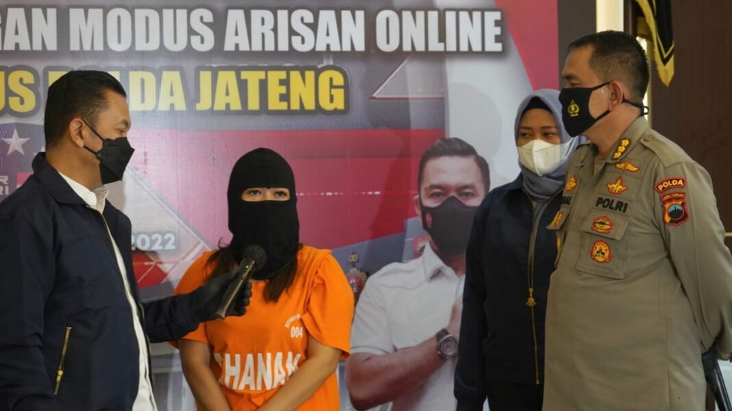 Polda Jateng Bongkar Arisan Online Beromzet Rp 4 Miliar Polda Jateng Bongkar Arisan Online Beromzet Rp 4 Miliar