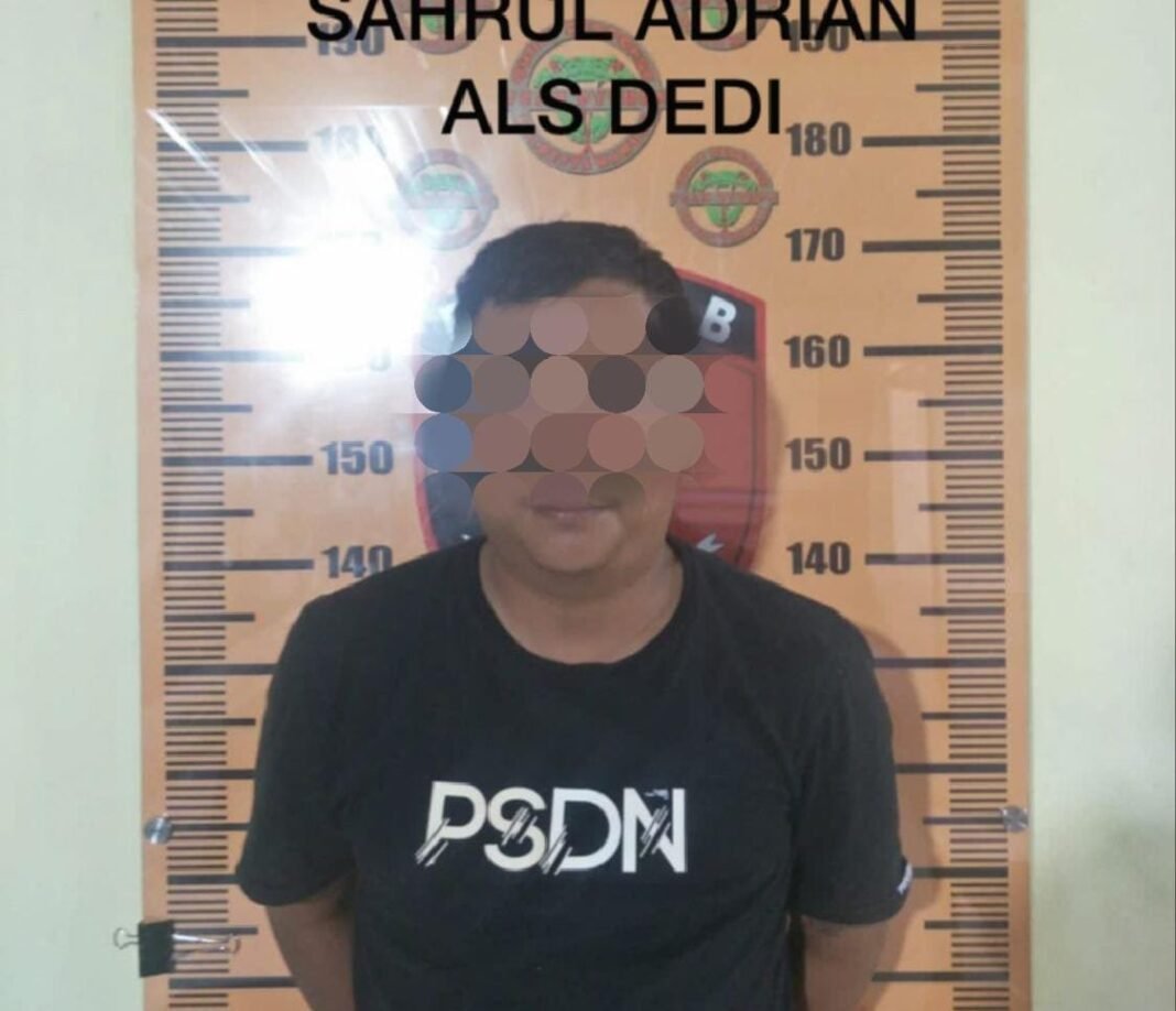 Maling Pintu Penahan Air Milik PLN, Lima Kurir di Mamuju Ditangkap Polisi Maling Pintu Penahan Air Milik PLN, Lima Kurir di Mamuju Ditangkap Polisi