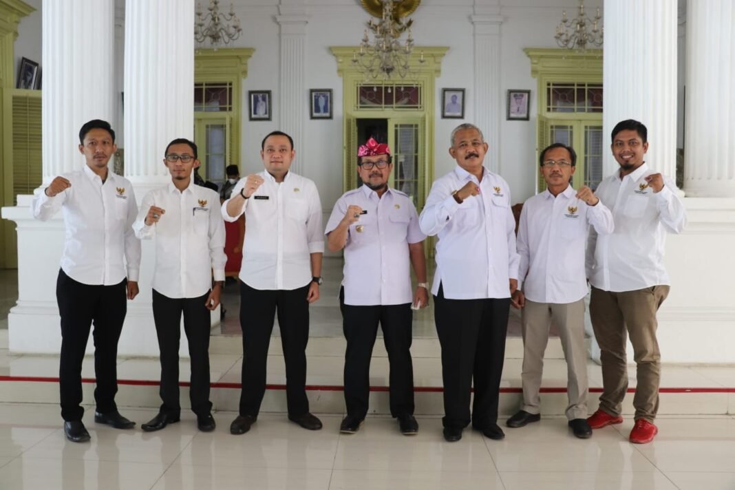 Bupati Cirebon Minta KID Selektif dalam Menerima dan Mempublish Informasi Bupati Cirebon Minta KID Selektif dalam Menerima dan Mempublish Informasi
