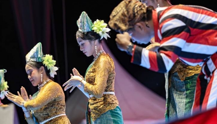 Tarian etnis Simalungun. 