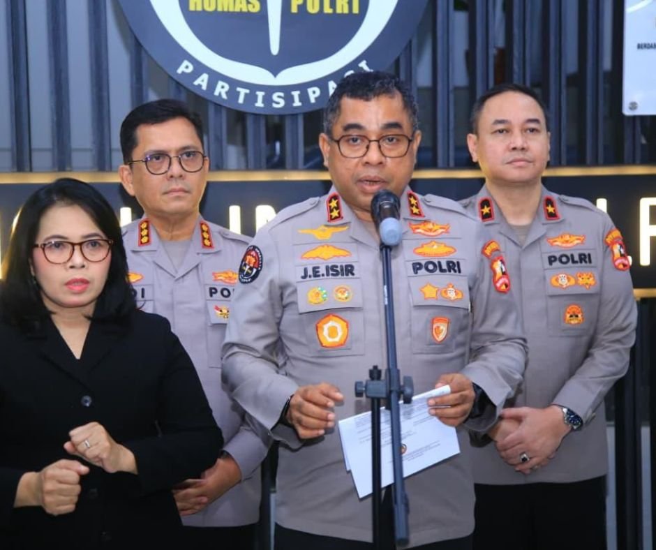 Dari Telegram ke Kripto: Sindikat Phishing Rp25 Miliar Dibongkar Bareskrim Kadivhumas Polri, Irjen Pol. Johnny Eddizon Isir,