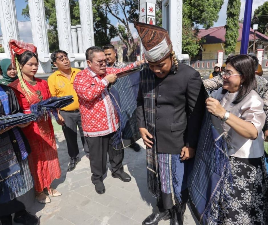 Wali Kota Wesly Silalahi