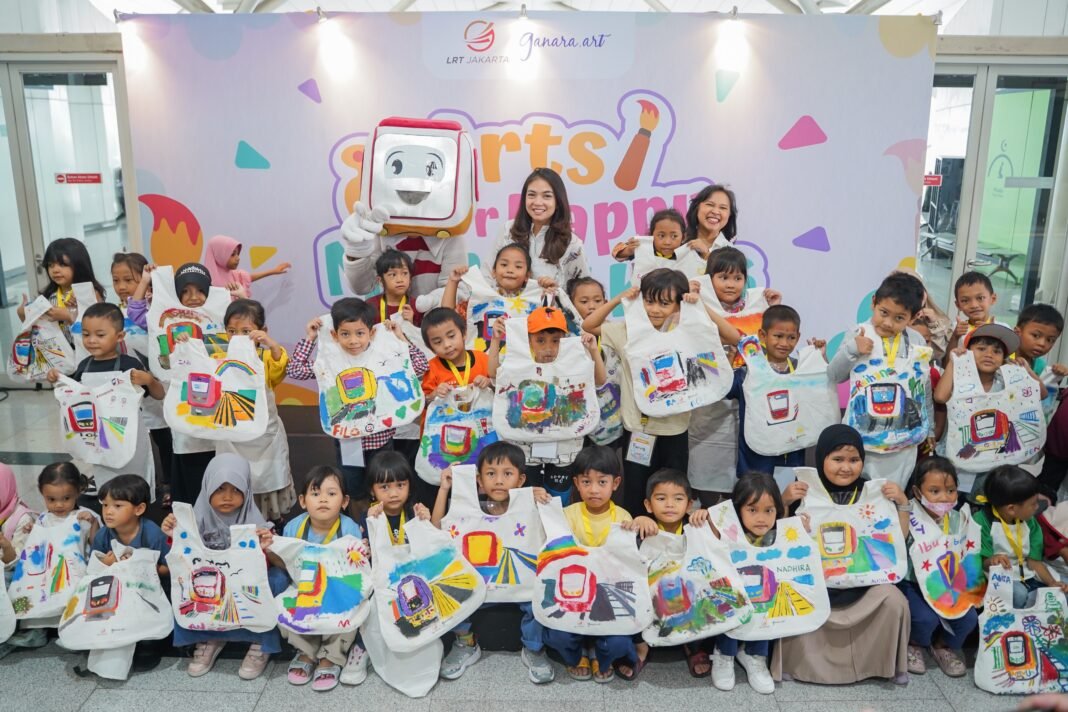Rayakan HUT ke-8, LRT Jakarta Hadirkan Re:Art, Stasiun Disulap Jadi Ruang Seni Interaktif PT LRT Jakarta menghadirkan program kreatif Re:Art LRTJ x Ganara Artivity