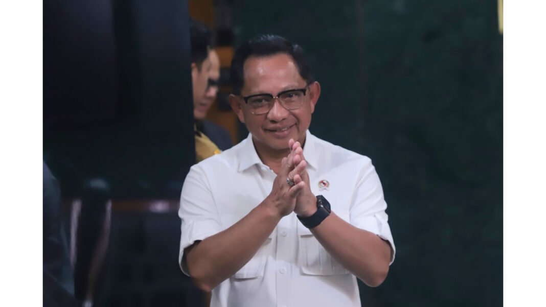 Menteri Tito Beri Deadline Pendataan Huntap Korban Bencana Sumatra Menteri Tito Beri Deadline Pendataan Huntap Korban Bencana Sumatra