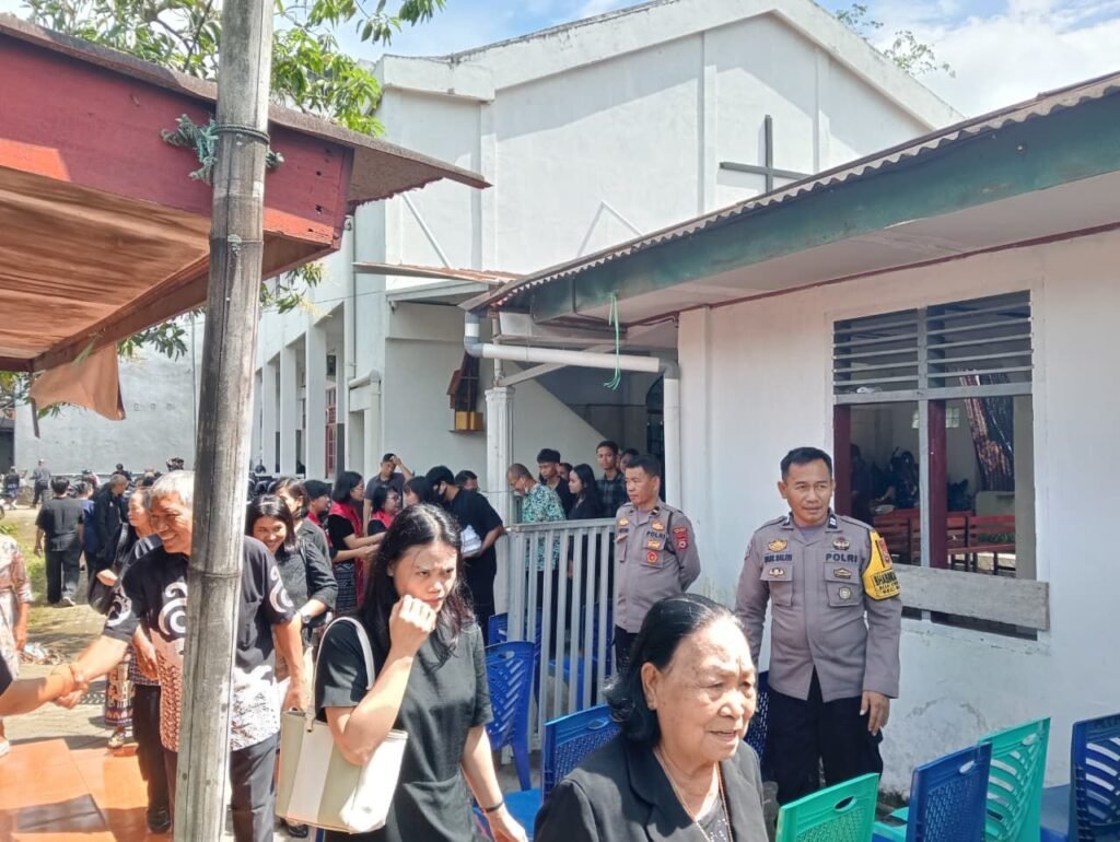 Pengamanan misa Jumat Agung di Kabupaten Maros, Sulsel, Jumat 3 April 2026. (Foto: Polres Maros)