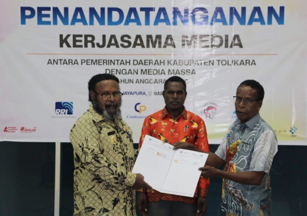 Perkuat Penyebarluasan Informasi Pembangunan Daerah, Pemkab Tolikara Jalin Kerja Sama dengan Sejumlah Media Massa mou media rolikara
