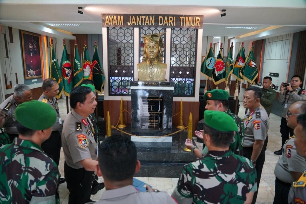 Pangdam XIV/Hasanuddin Mayjen TNI Bangun Nawoko menerima kunjungan silaturahmi Sespimti Polri. (Foto: Kodam Hasanuddin)