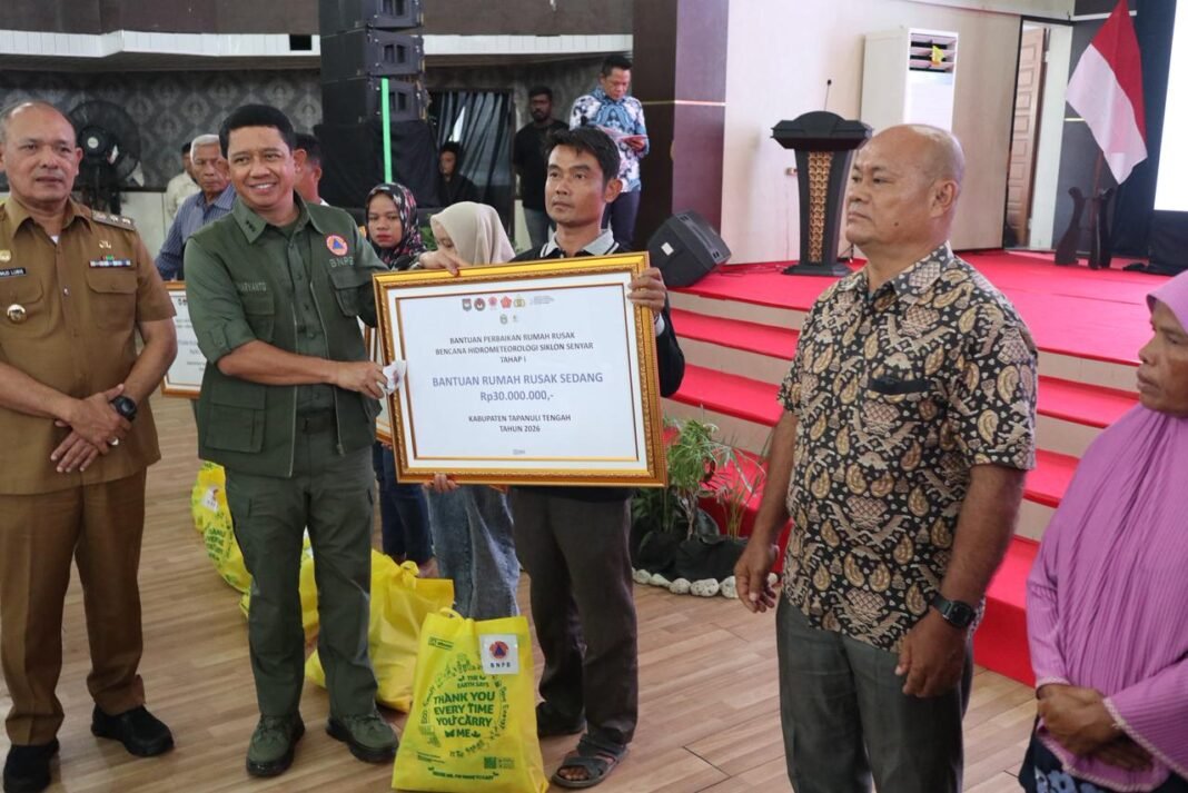 Sementara di Tapanuli Tengah, kegiatan dipimpin langsung Kepala Badan Nasional Penanggulangan Bencana (BNPB) Letjen TNI Suharyanto.