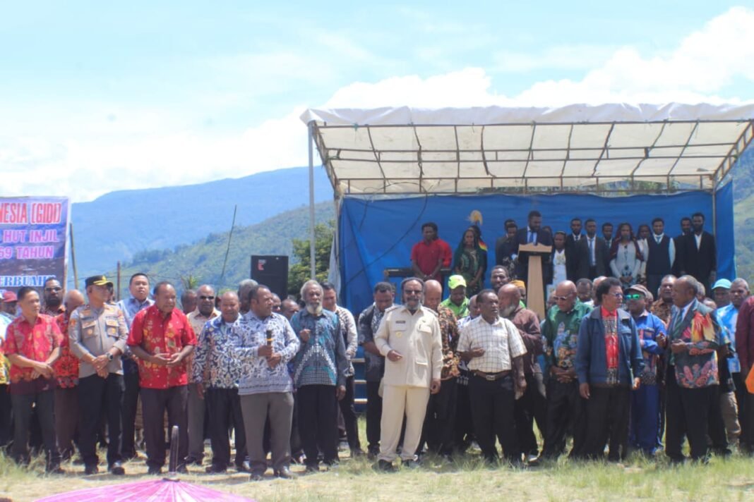 Warisan Iman yang Berbuah: Ribuan Jemaat Hadiri Ibadah Akbar Deklarasi 69 Tahun Injil Masuk di Toli Deklarasi Hari Ulang Tahun ke-69 Injil Masuk di Lembah Toli di Lapangan Merah Putih Karubaga, Selasa (14/04/2026).