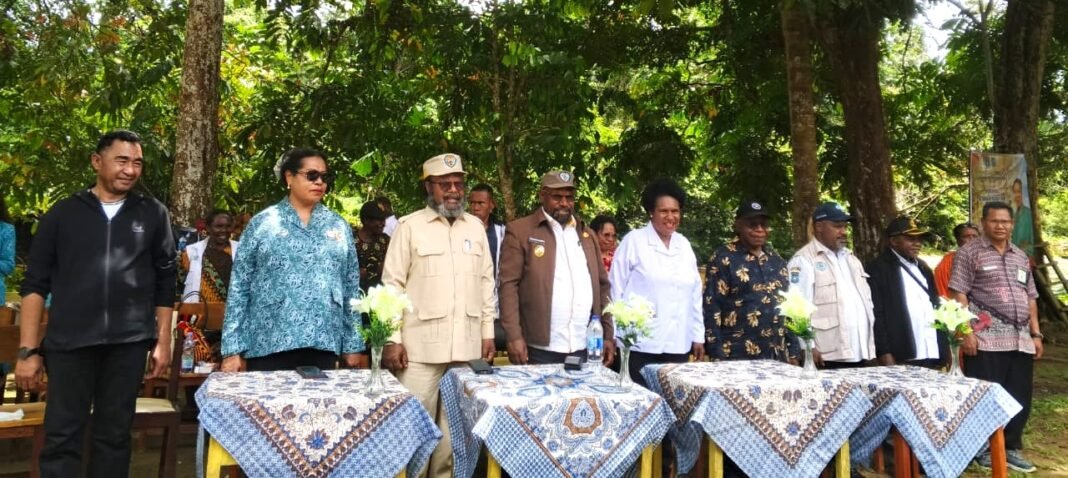 Perempuan Berdaya, Tolikara Bangkit: Wari Jadi Pusat Ekonomi Sagu dan Pembangunan Wilayah bupati tolikara