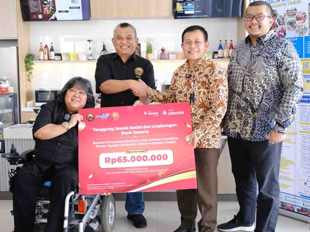 Dokumentasi penyaluran dana bantuan Bank Jakarta ke sahabat disabilitas binaan YaSDI. (Foto: IStimewa)