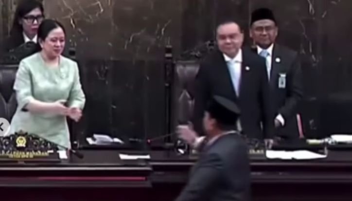 “Asal Jangan Teriak Hidup Jokowi” Viral, Diduga Terdengar dari Meja Pimpinan DPR jokowi