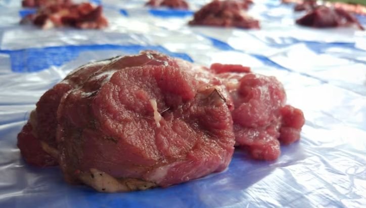 Kresek Hitam untuk Daging Kurban Dinilai Berisiko bagi Kesehatan dan Lingkungan kresek hitam