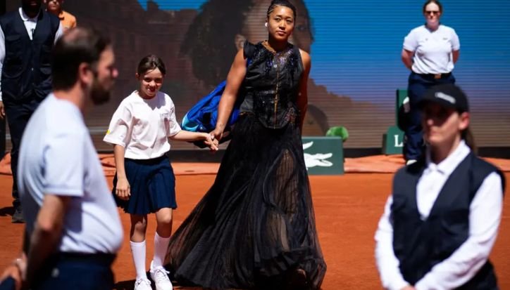 Naomi Osaka Tampil Bak “Menara Eiffel Berkilau” di French Open osaka
