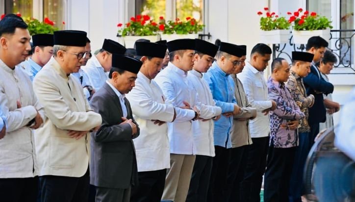 Salat Iduladha di Paris, Prabowo Dengarkan Pesan “Sembelih Ego” dari Khatib prabowo