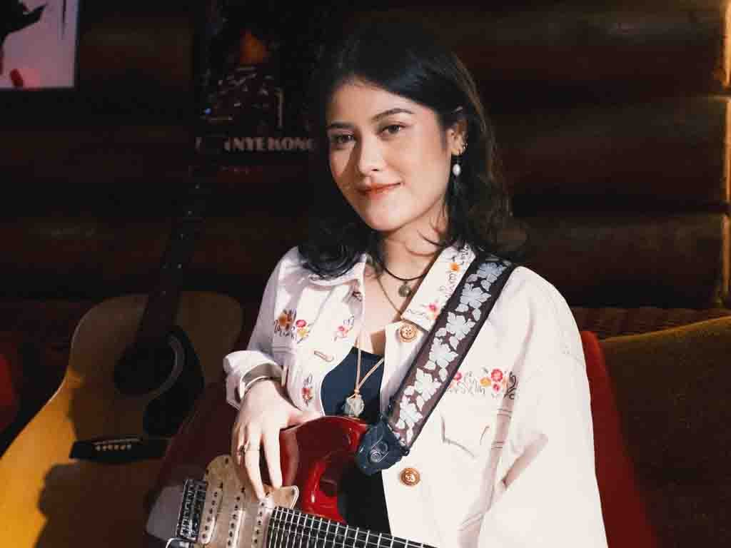 Ashira Zamita Rilis Single Indie Bertajuk waiting (come home)