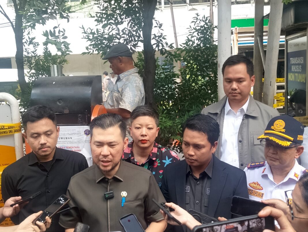 DPRD DKI Segel Parkir Ilegal di Blok M Square