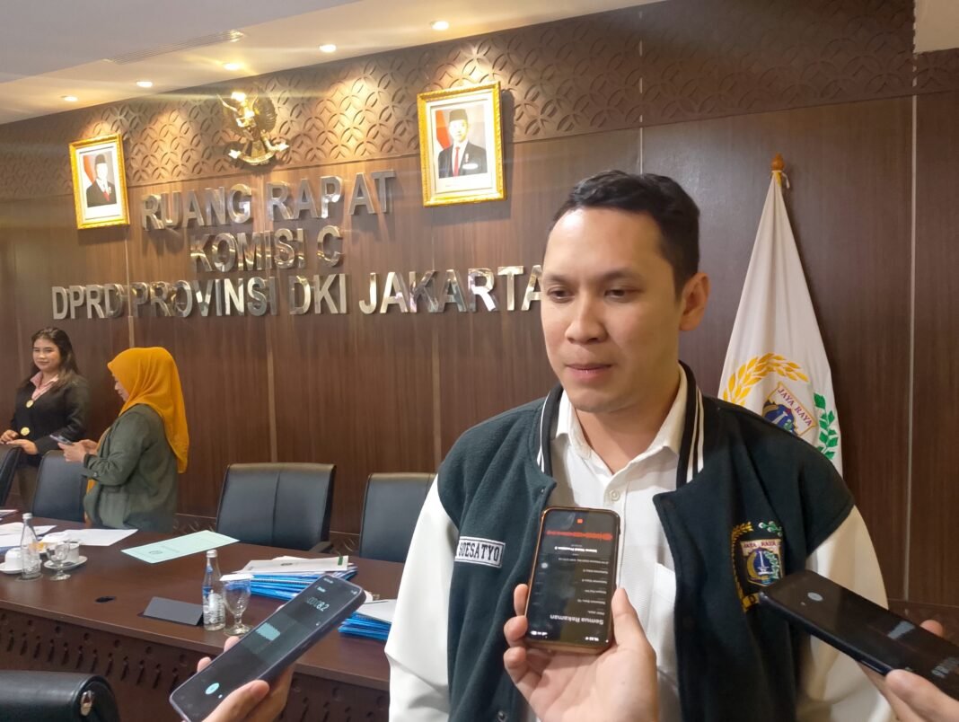 Dari Perumda ke Perseroda, DPRD DKI Dorong PAM Jaya Percepat Target 100 Persen Layanan Air Minum di Jakarta Dari Perumda ke Perseroda, DPRD DKI Dorong PAM Jaya Percepat Target 100 Persen Layanan Air Minum di Jakarta