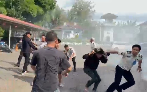 Demo ricuh di Gowa. (Foto: Opsi/Rio)