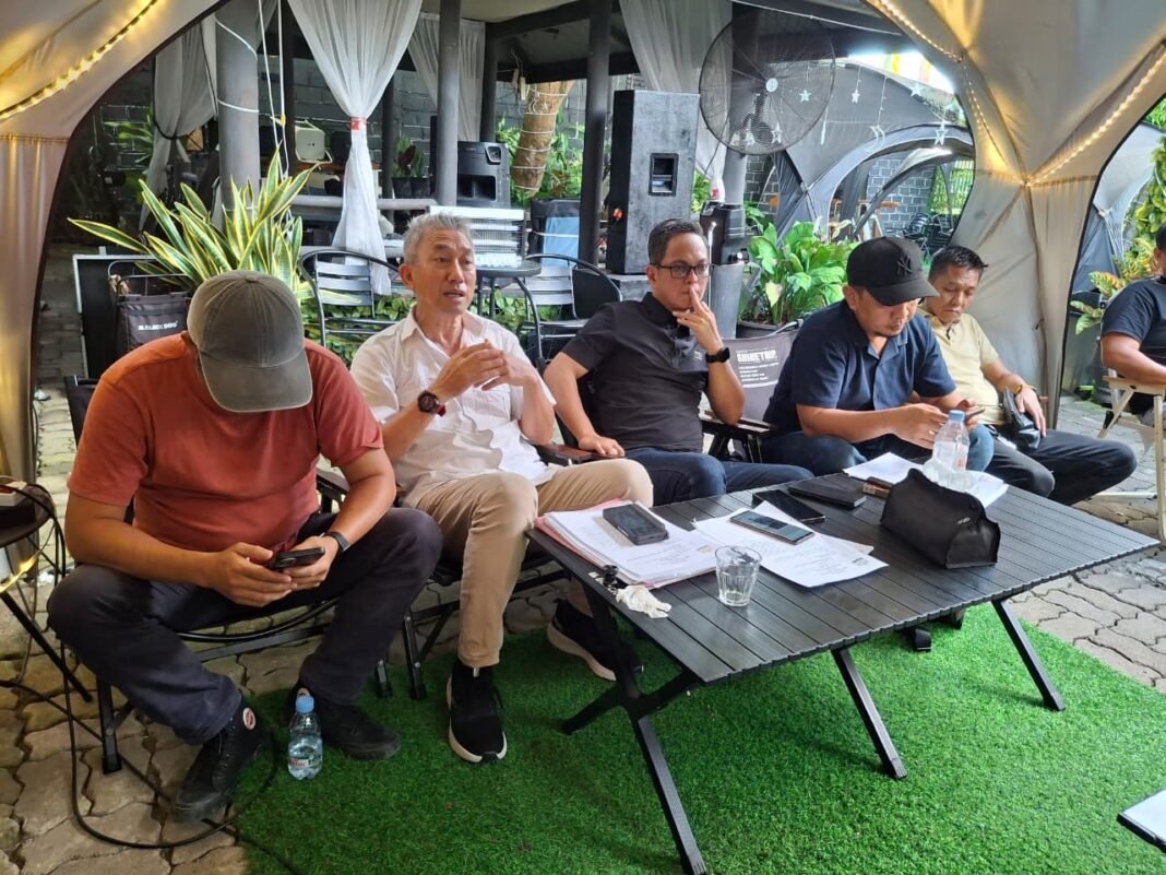 Polemik MUSPROV Kadin Sulbar, Hasraf Lukman Ancam Tempuh Jalur Hukum Polemik MUSPROV Kadin Sulbar, Hasraf Lukman Ancam Tempuh Jalur Hukum