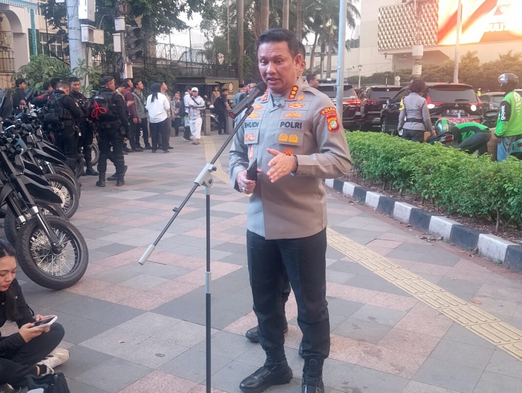 Polisi Klaim Mahasiswa UI Belum Beri Surat Pemberitahuan Gelar Demonstrasi di Bundaran HI Polisi Klaim Mahasiswa UI Belum Beri Surat Pemberitahuan Gelar Demonstrasi di Bundaran HI