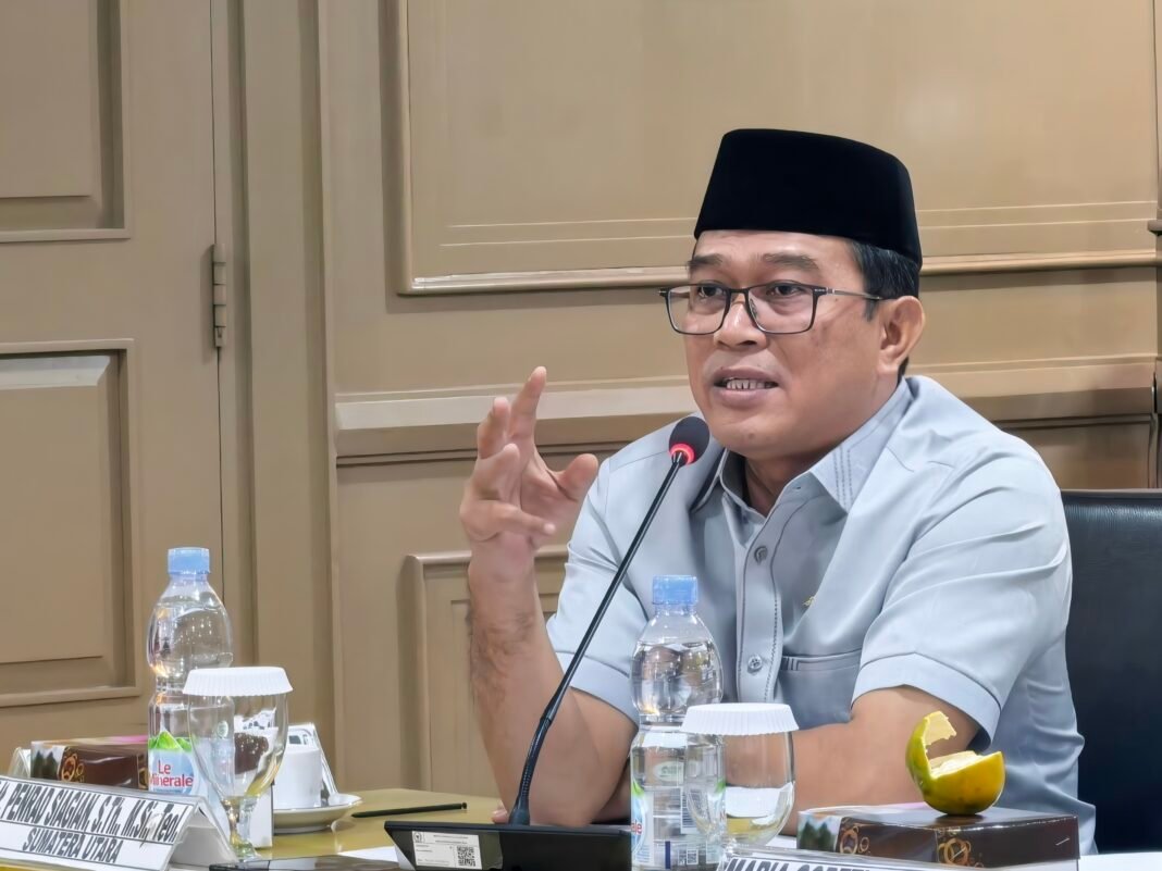 Penrad Siagian Dorong Revisi UU ASN, Sebut Kategori PPPK Ciptakan Ketidakadilan Penrad Siagian Dorong Revisi UU ASN, Sebut Kategori PPPK Ciptakan Ketidakadilan